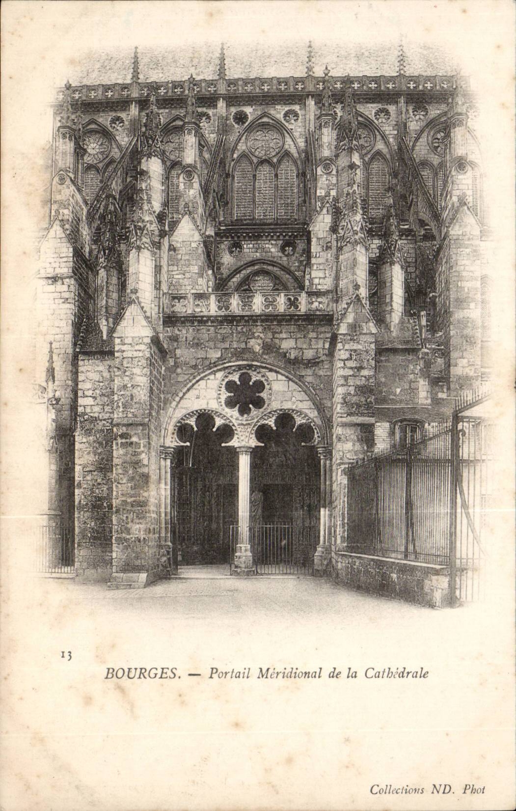 Sudlichstes Gatter Bourges-CPA der Kathedrale
