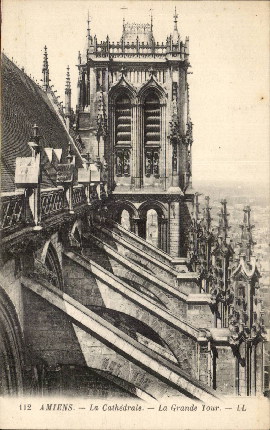 Amiens CPA the cathedral the large tower