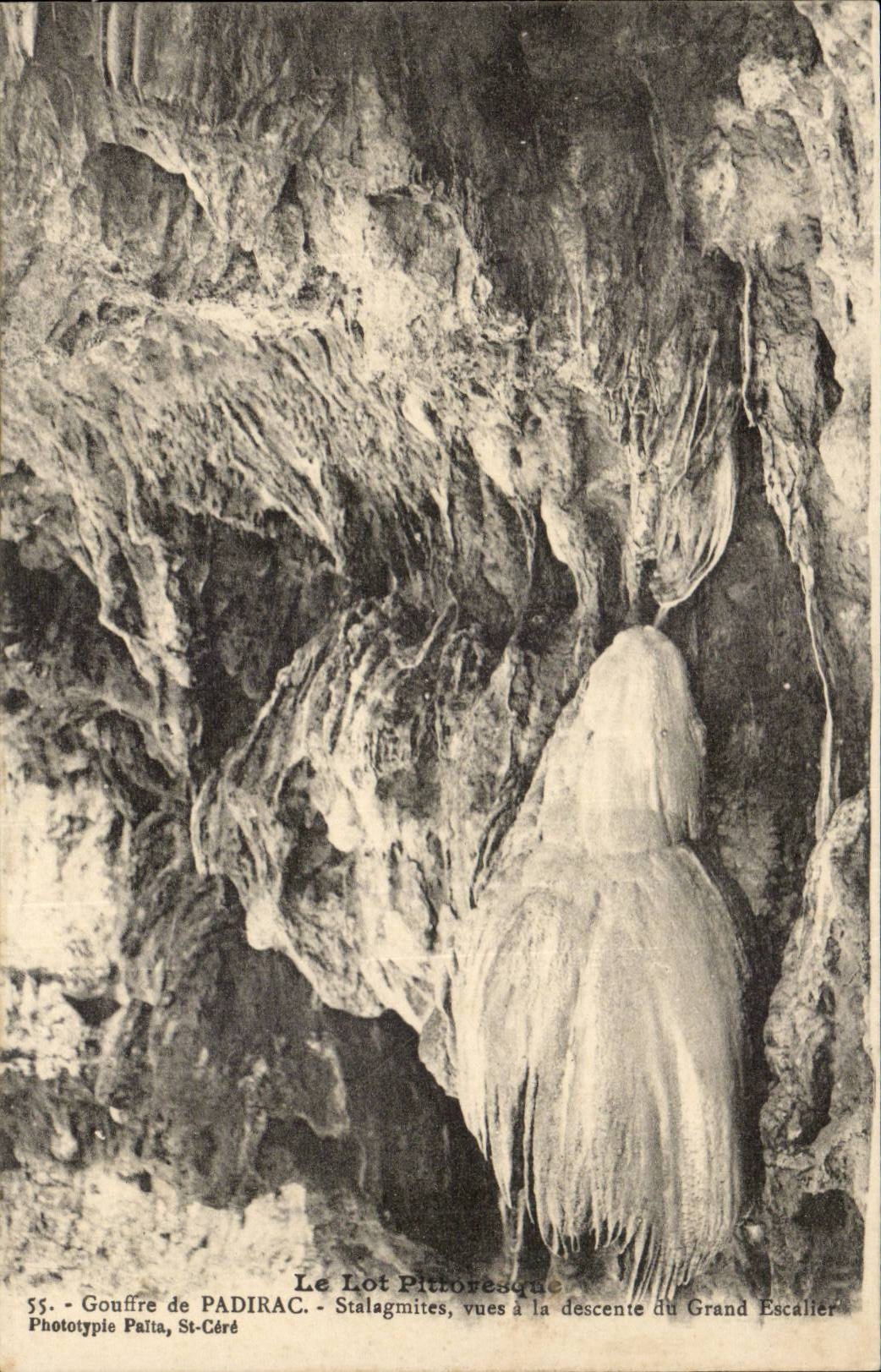 Le Lot - Gouffre de Padirac - Stalagmites vue a la descente du Grand Escalier - CPA