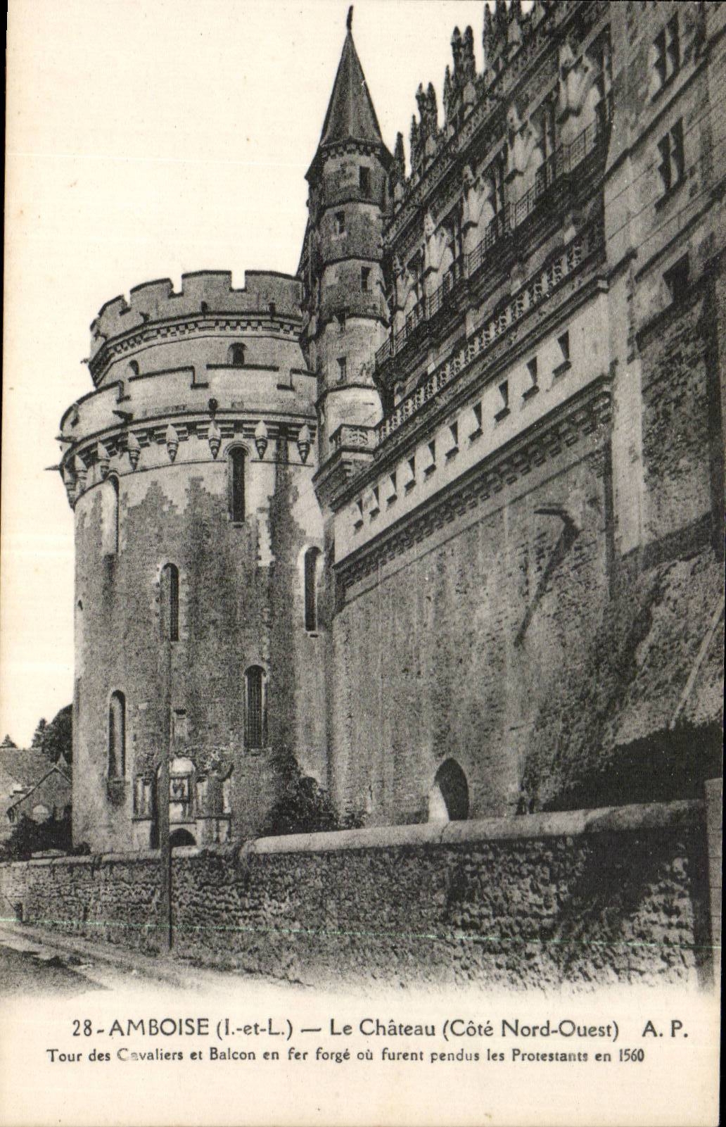 Amboise CPA Le chateau (cote Nord Ouest)