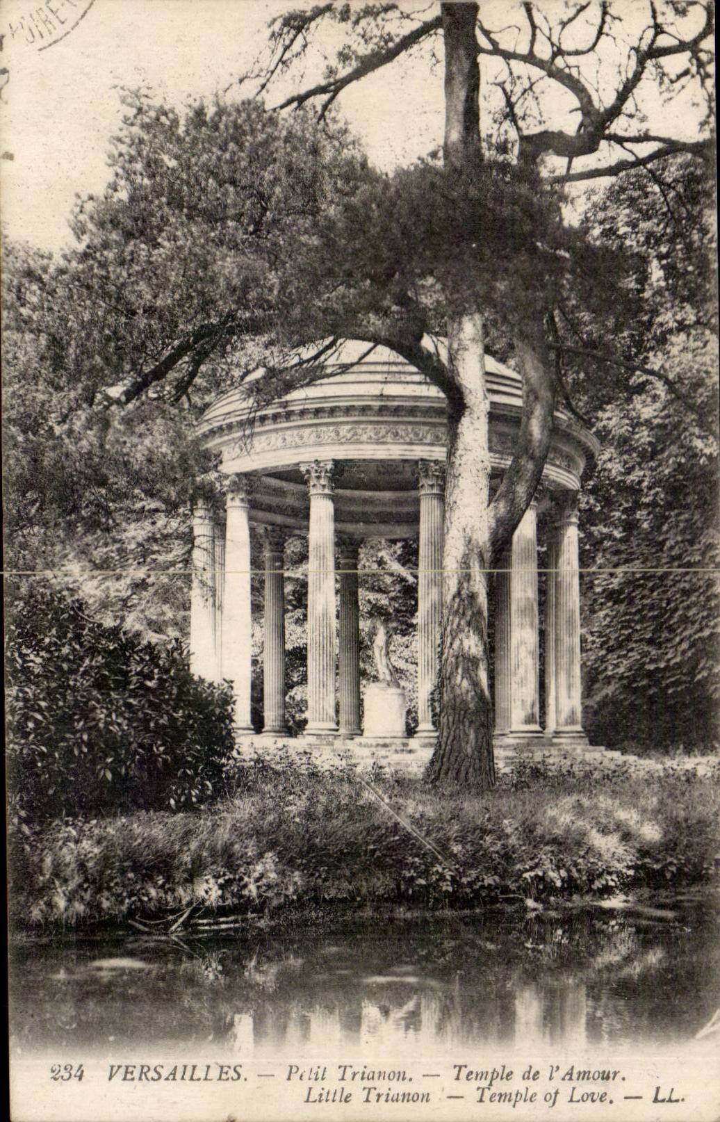 Versailles CPA PEtit Trianon Temple de l'amour