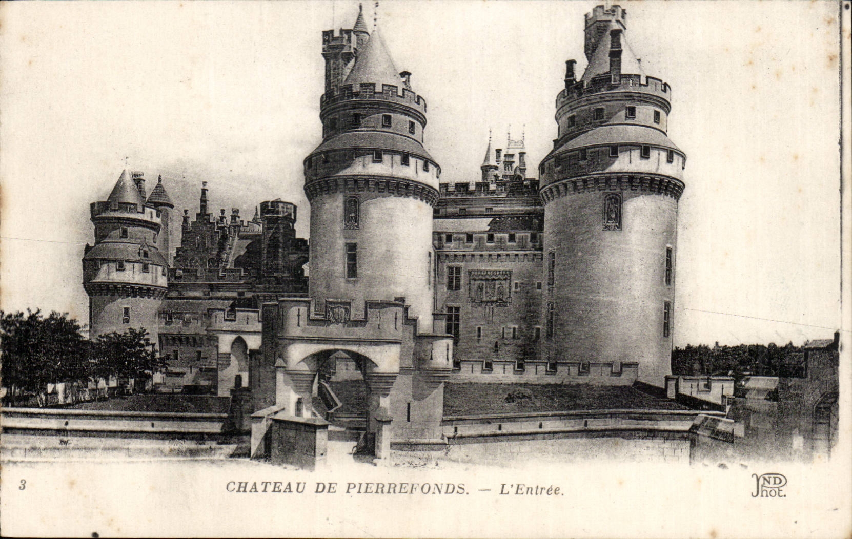 Castle of Pierrefonds - Entrance - CPA
