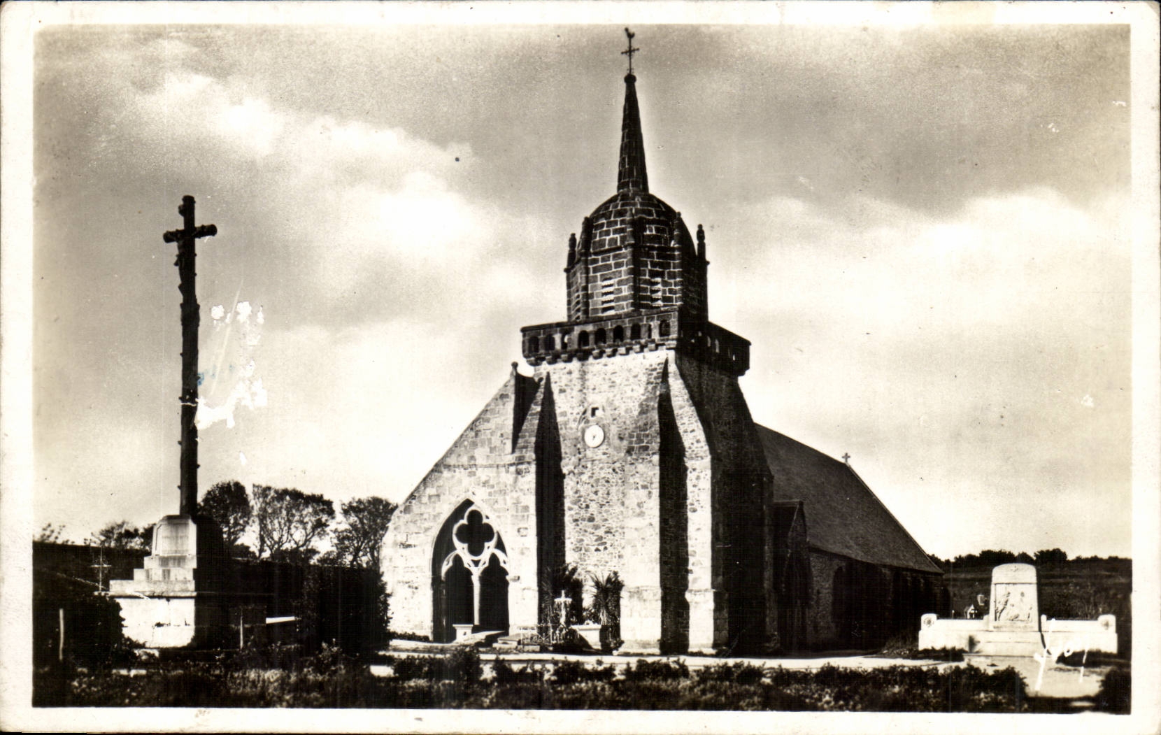 Perros Guirec - the Church - CPA