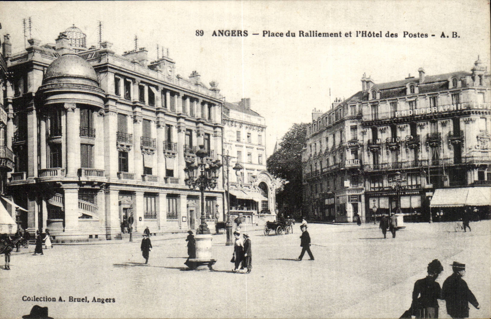 Angers - Place of Railiement and the Post office building - CPA