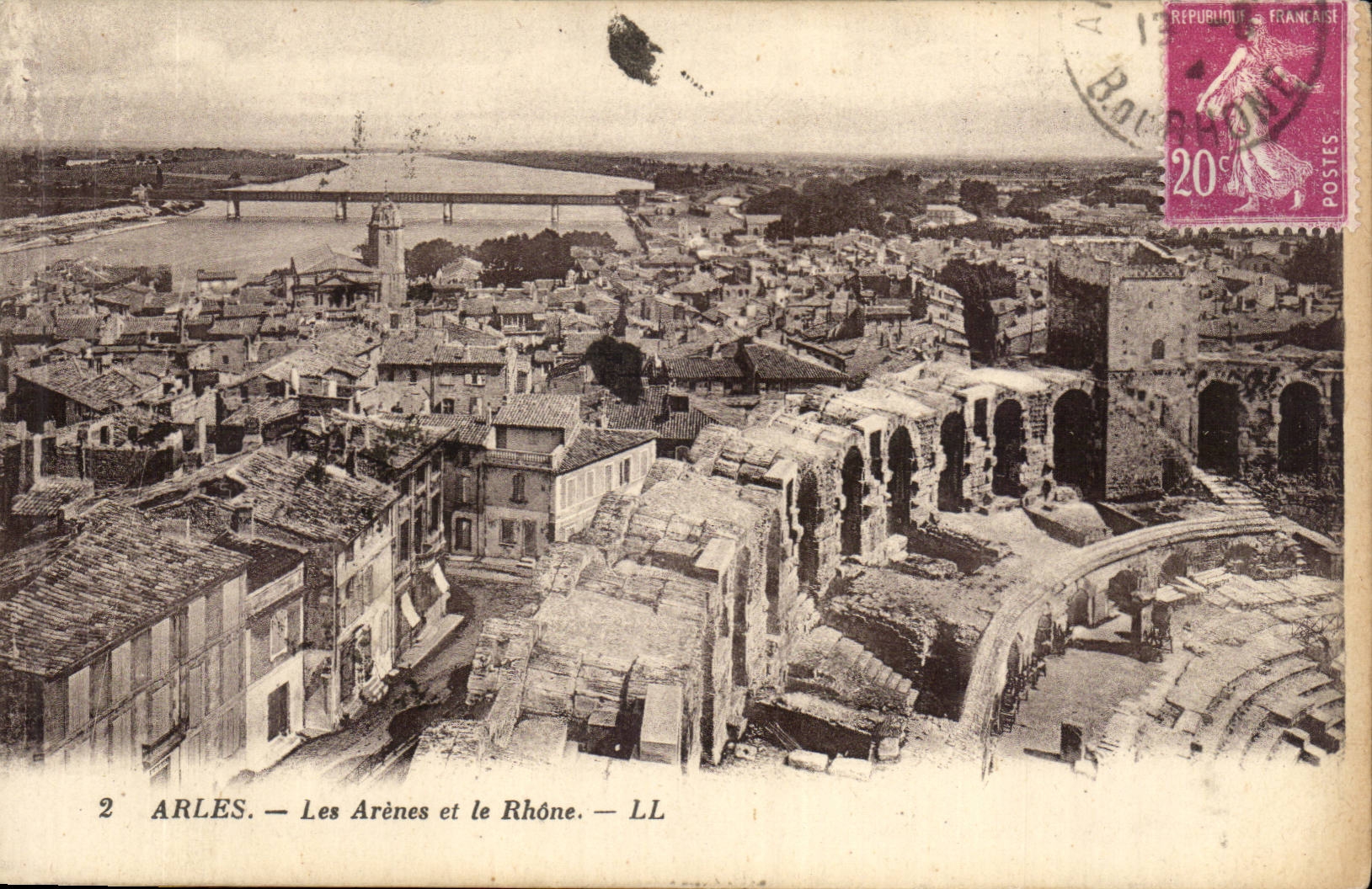 Arles CPA the arena and the Rhone