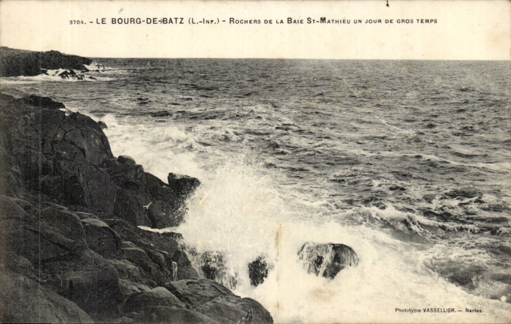 Borough of Batz CPA Rocks D ela bay of Saint Mathieu a day of heavy weather