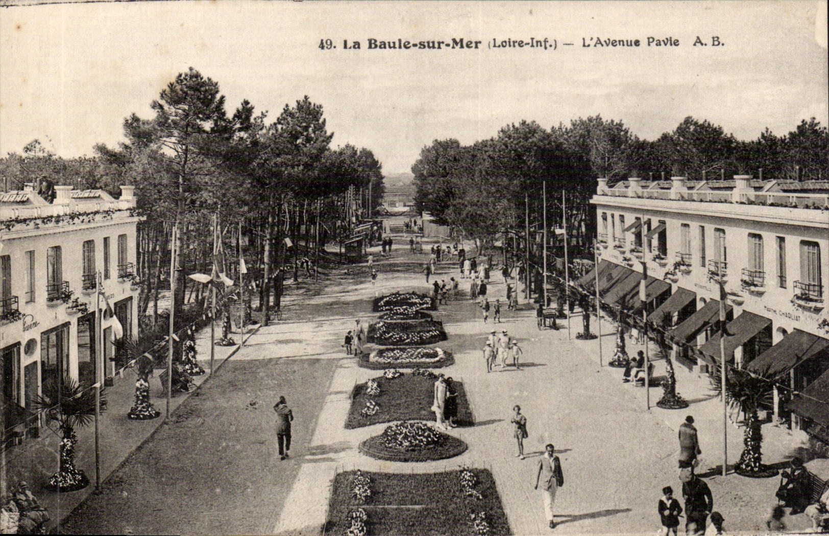 La Baule on Sea CPA the Pavle avenue