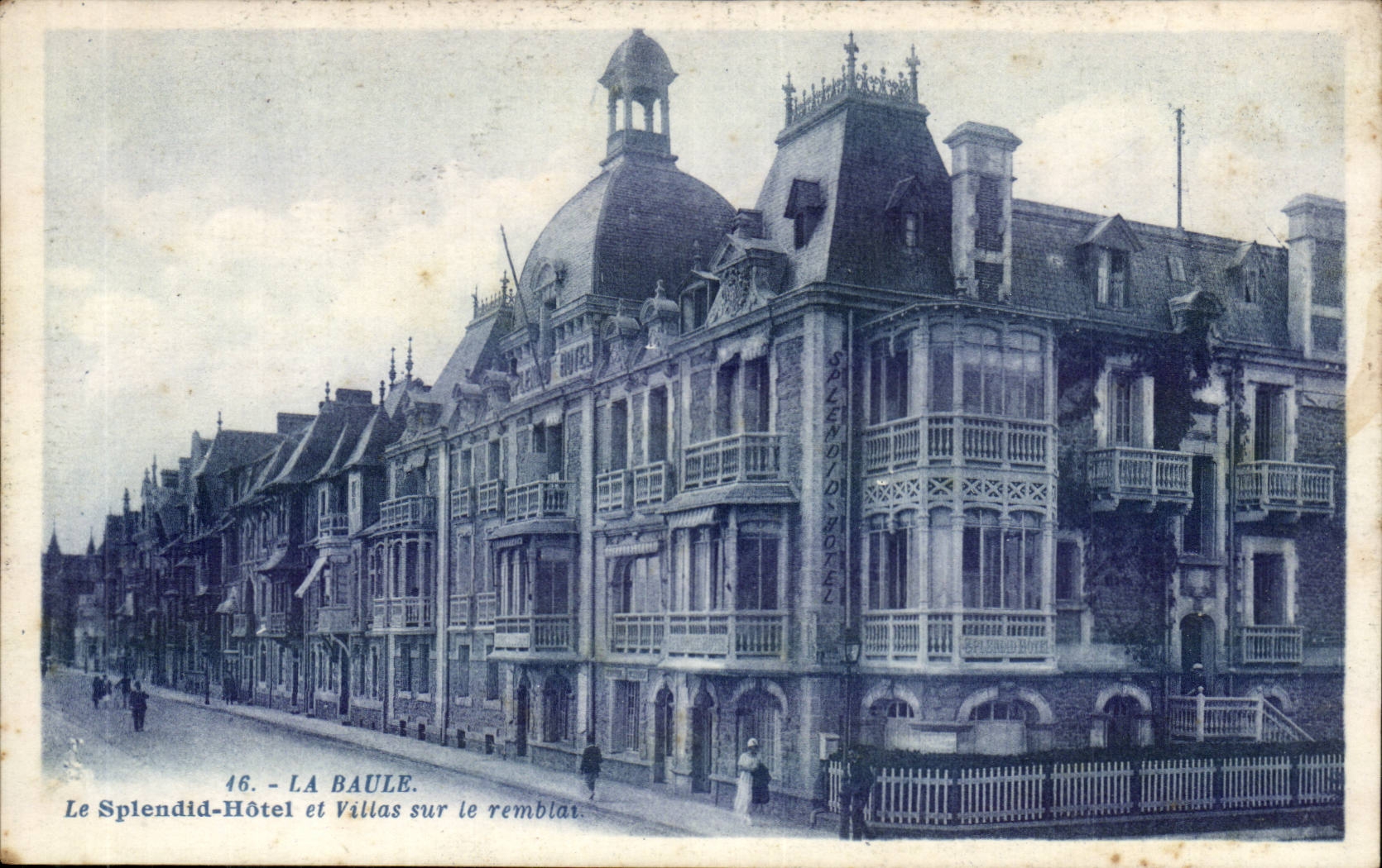 La Baule on Sea CPA Splendid Hotel and villas on the embankment