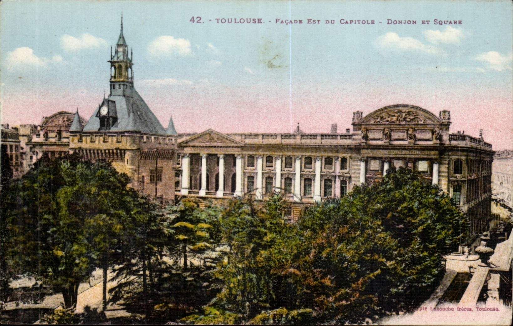 Toulouse CPA Facade Est du capitole Donjon et square
