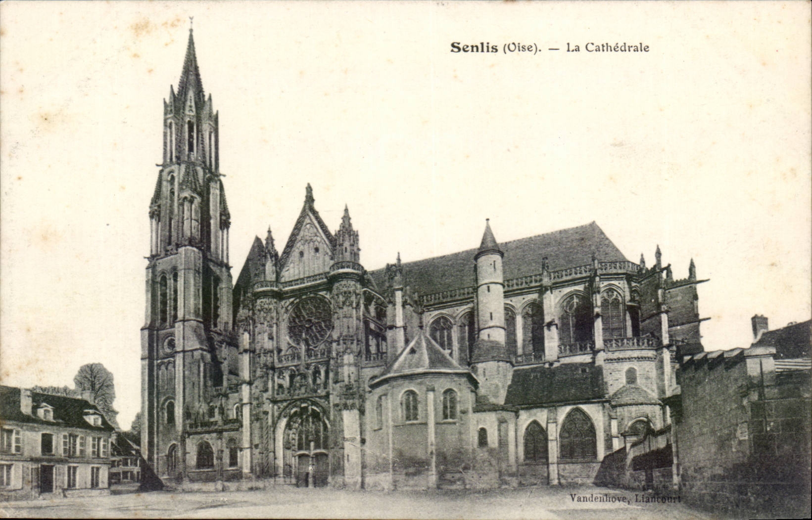 Senlis CPA the cathedral