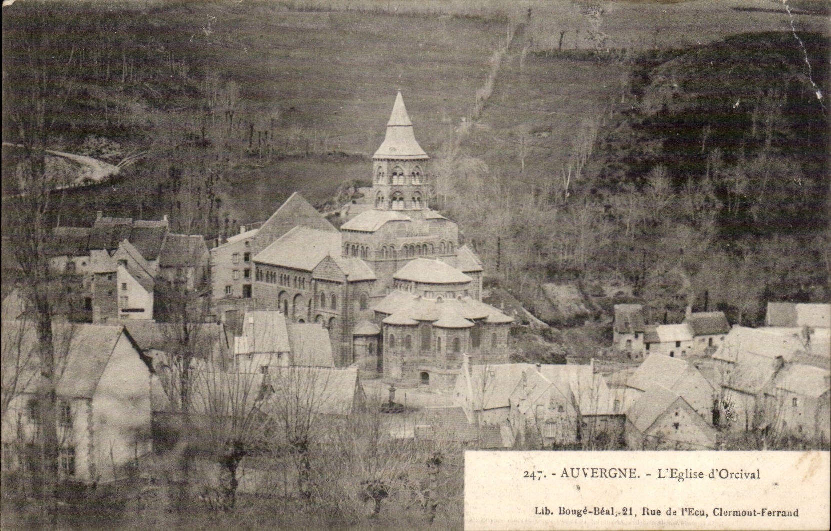 Auvergne CPA the church of Orcival