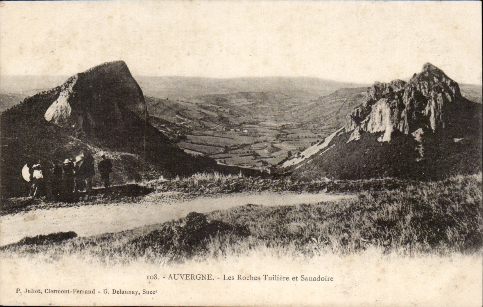 Auvergne CPA the rocks Tuiliere and Sanadoire