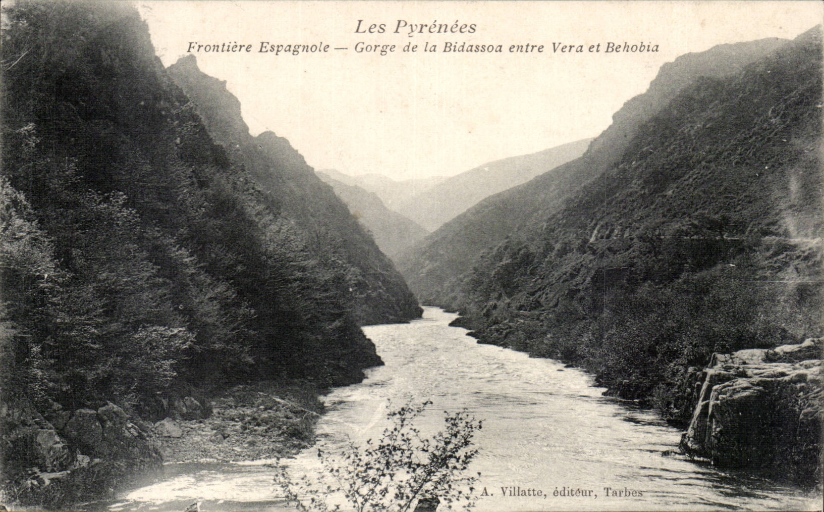 CPA Spanish Frontiere Gorges with Bidassoa between Vera and Behobia