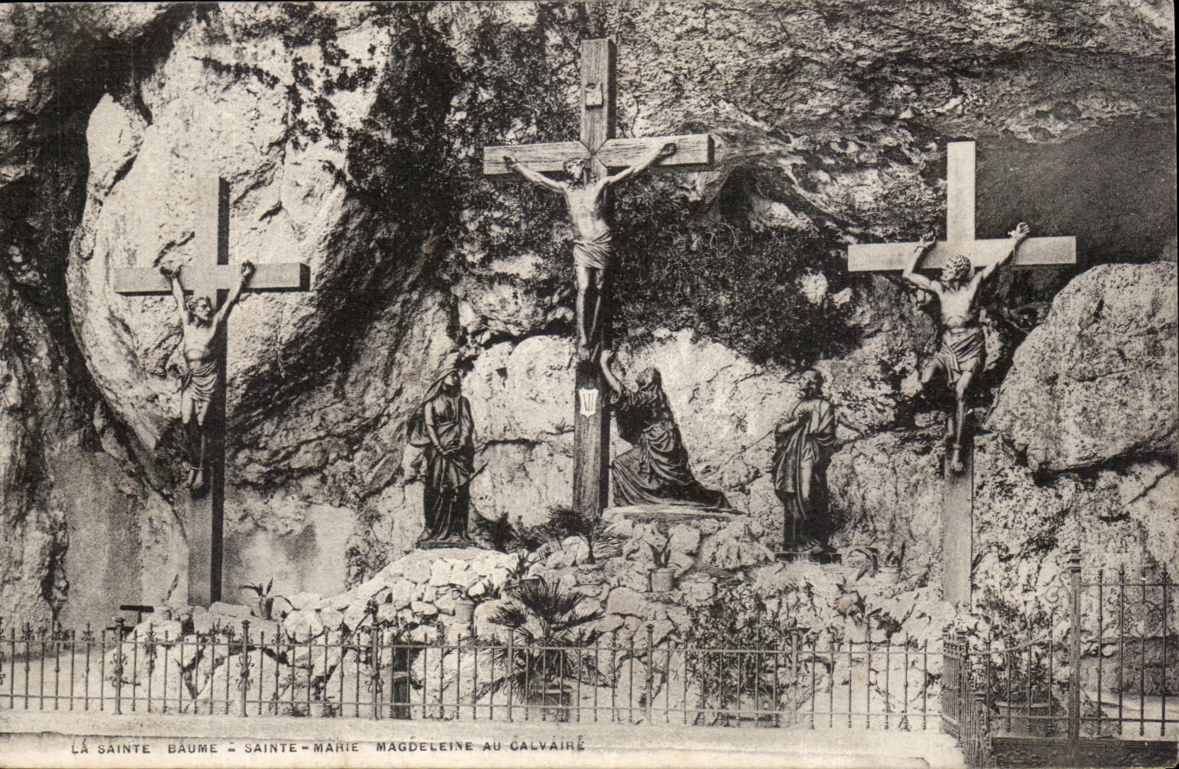 Sainte Baume CPA Sainte Marie MAdeleine au calvaire