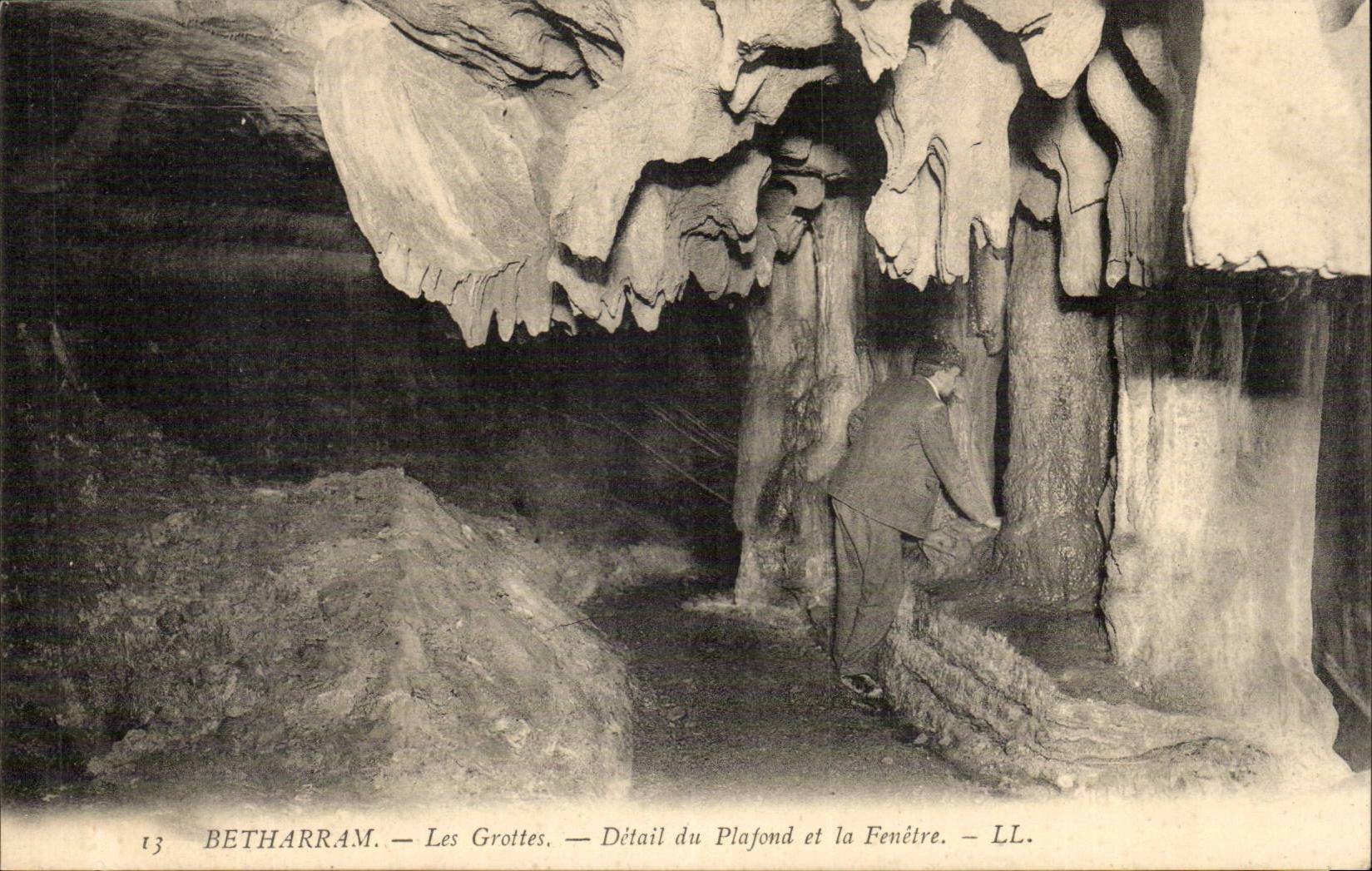 Betharram CPA the caves Detail of the ceiling and fenestrates it