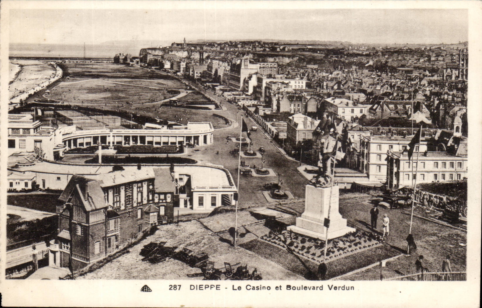 Dieppe CPA das Kasino und die Verdun-Prachtstrasse