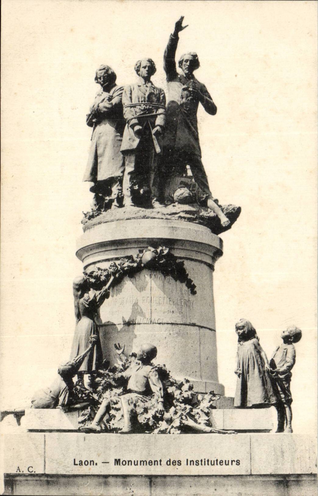 Laon CPA Monument of the Teachers
