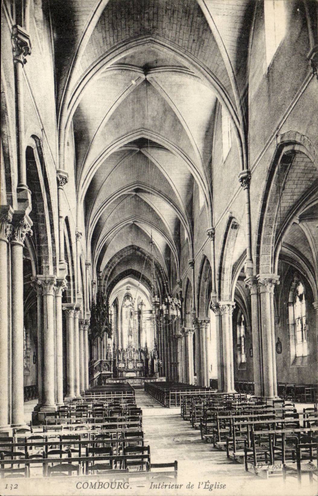 Interior Combourg CPA of the church