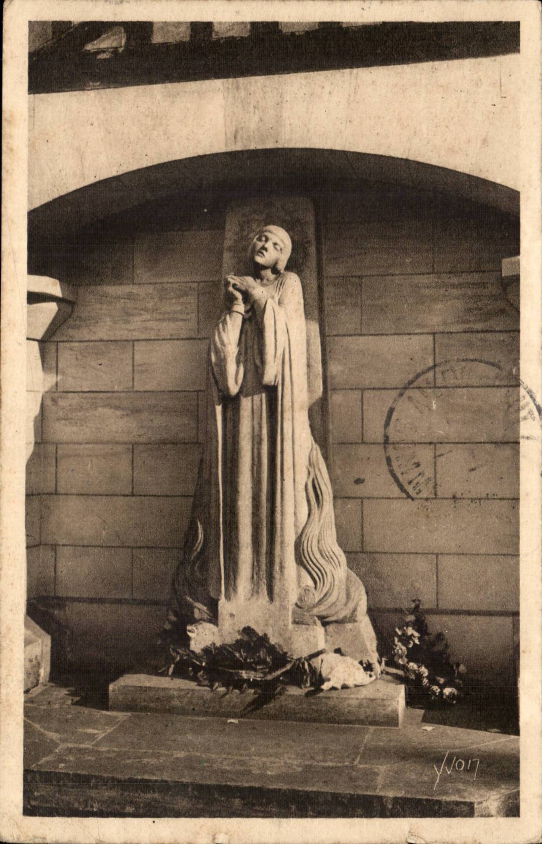 Rouen CPA Places Jeanne market of arc on its roughing-hew