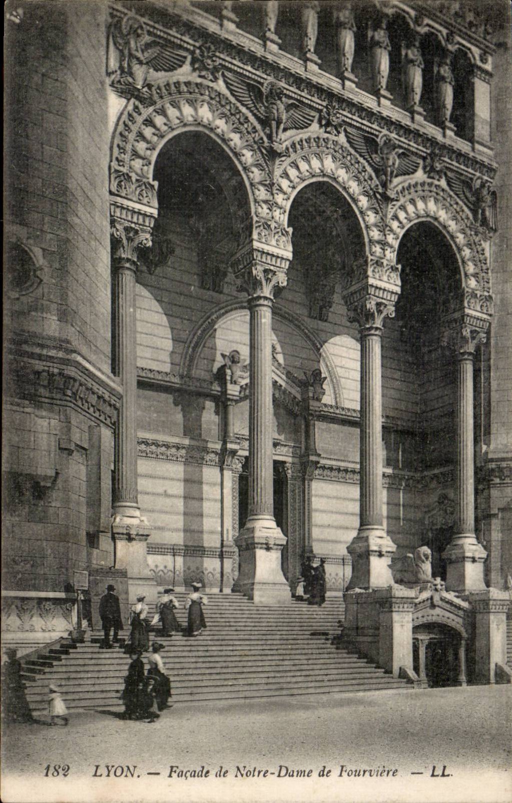 Lyon CPA Frontage of Notre Dame de Fourviere