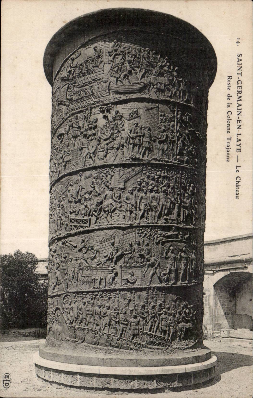 Saint Germain en laye CPA Le chateau Reste de la colonne Trajane