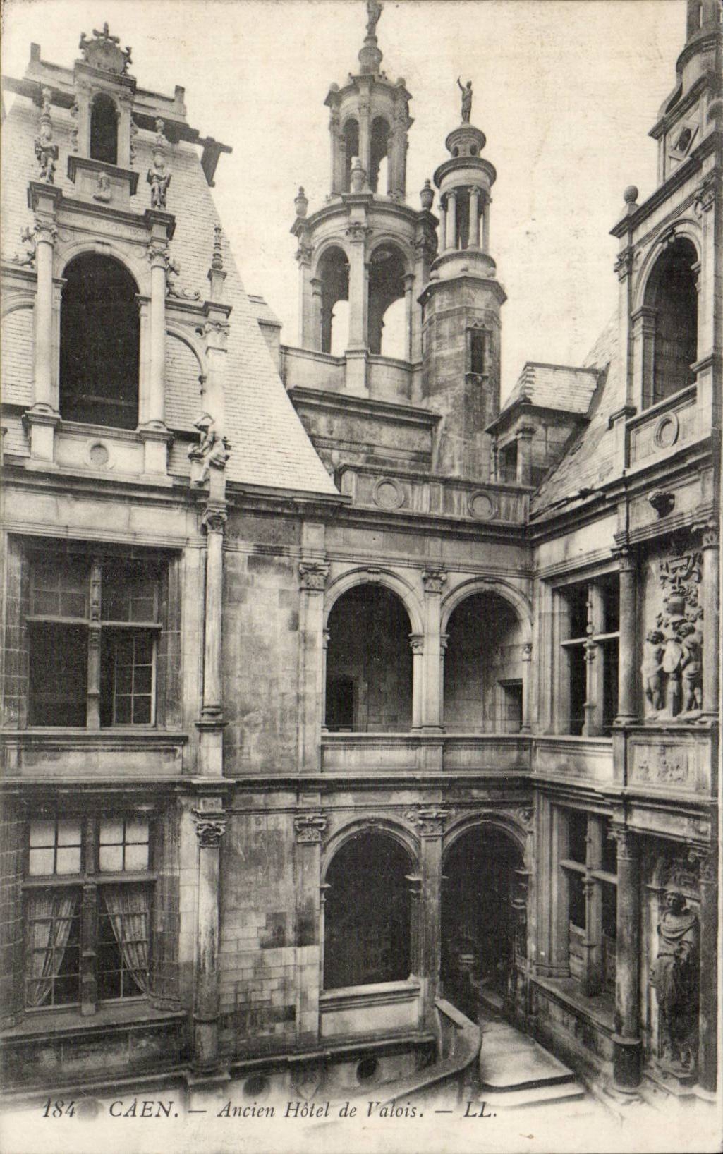 CPA Caen Ancien hotel de Valois