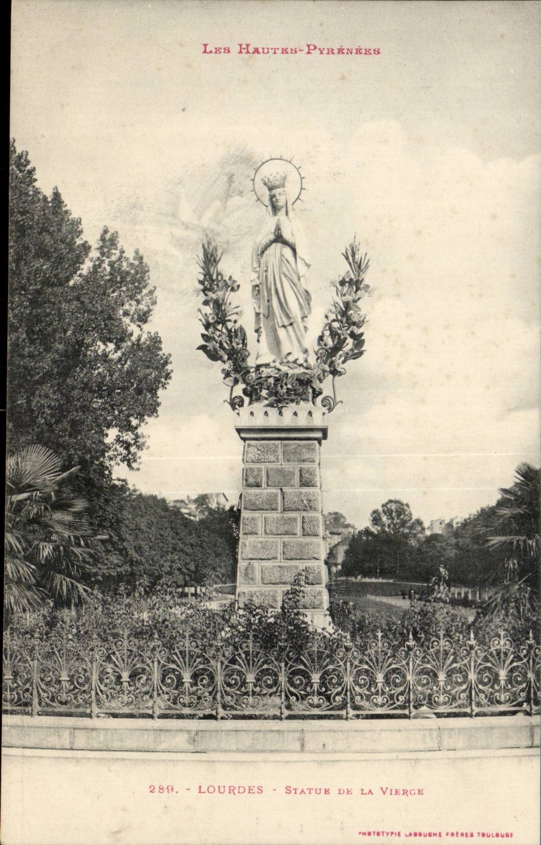 Lourdes - the Couronee Virgin - CPA