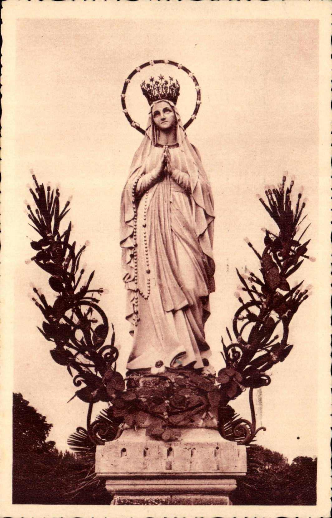 Lourdes CPA the virgin couronnee