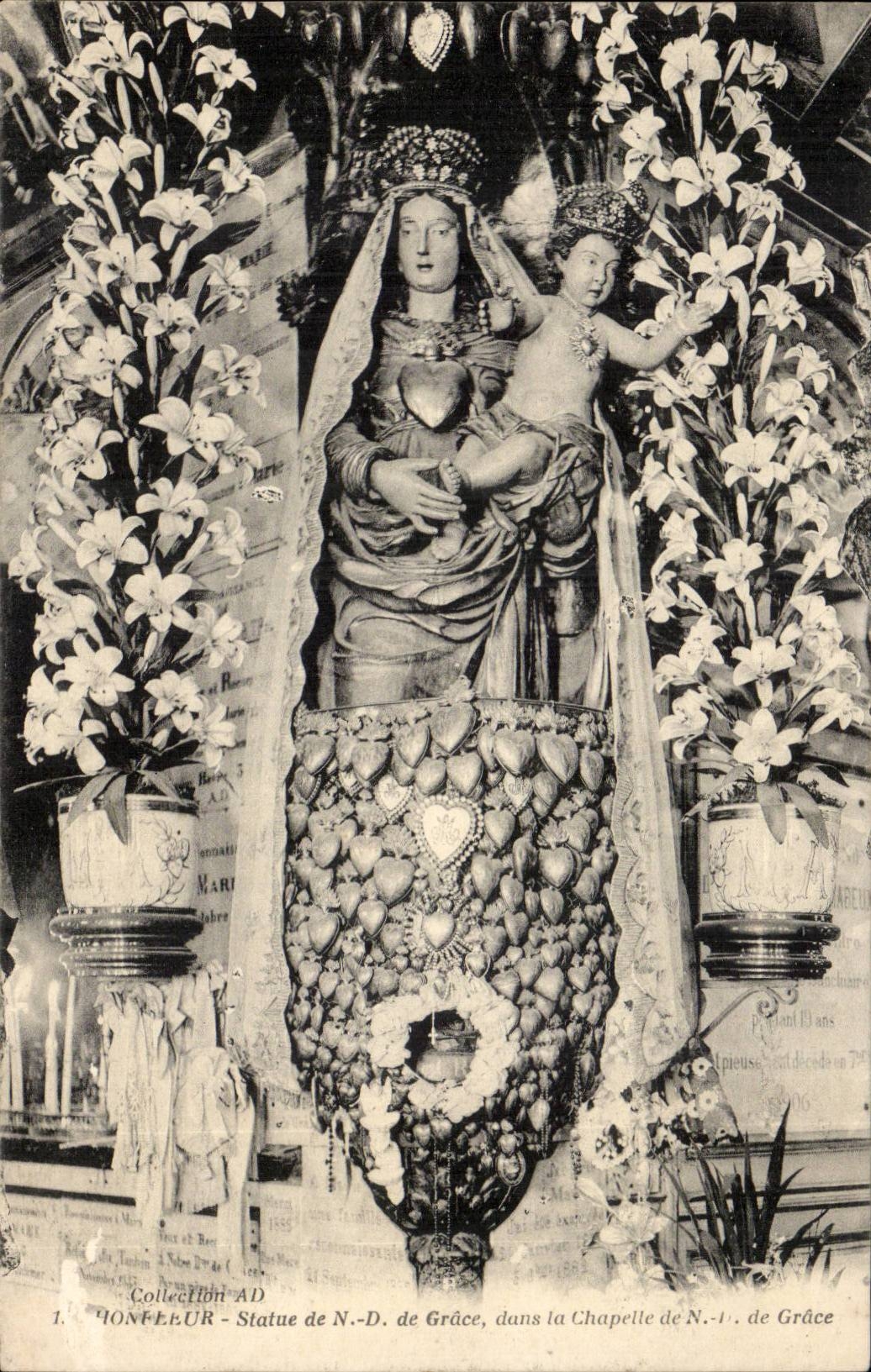 Honfleur CPA Statue de ND de Grace dans al chapelle