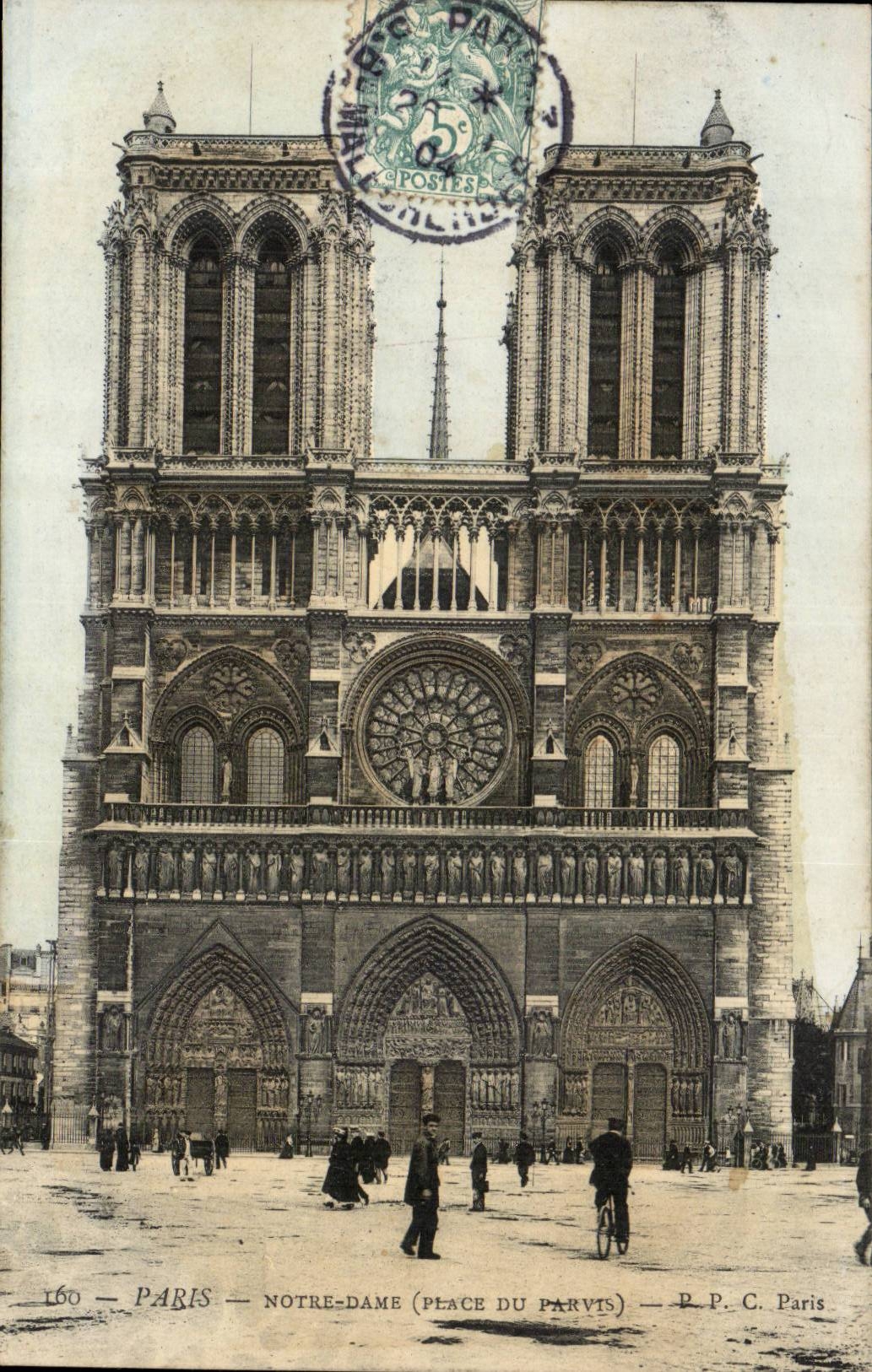Paris CPA Notre Dame (place of the square)