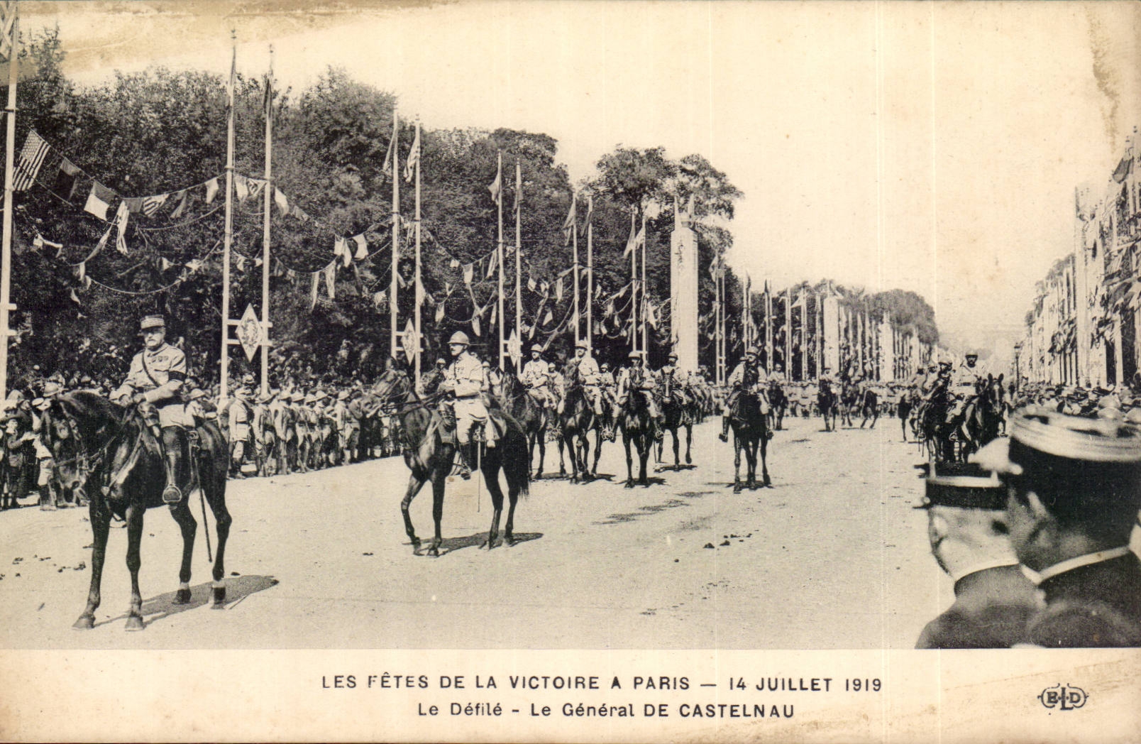 Paris CPA FEtes of the Victoire has Paris July 14th 1919 the procession the general one of Castelnau