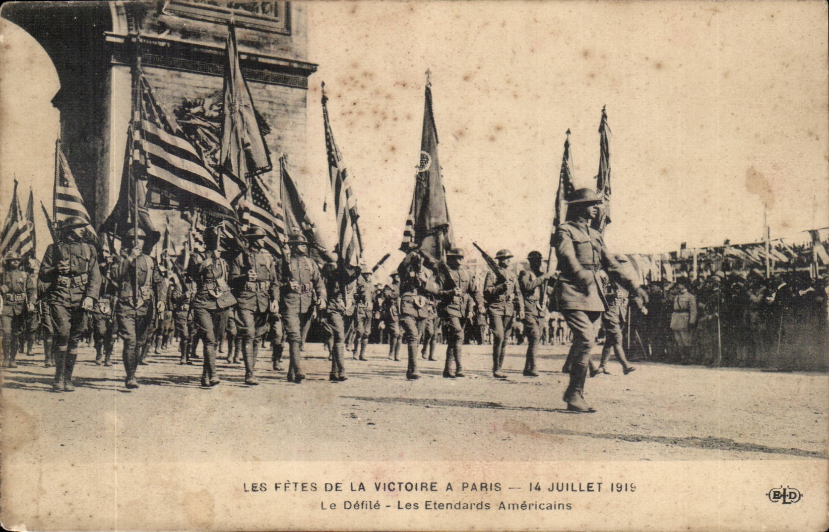 Paris CPA Defiles of the victory has Paris July 14th 1919 the procession the American etandards
