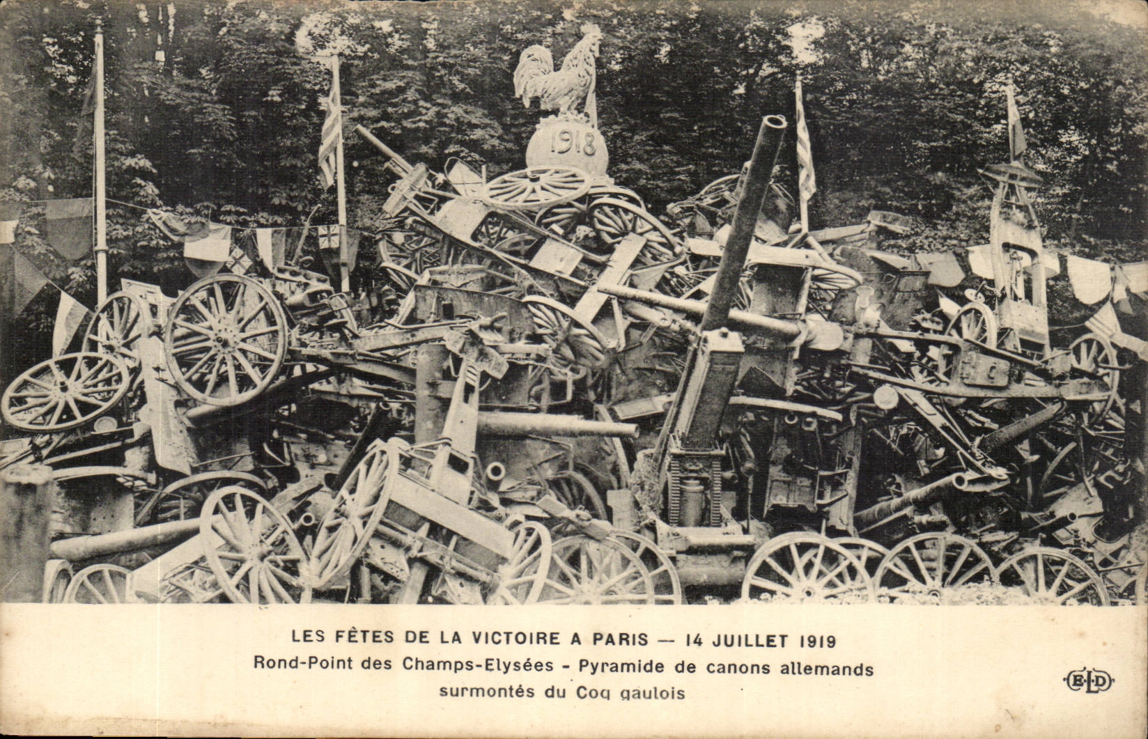 Partys Paris-CPA des Sieges hat Paris 14 Juli 1919 Rond Punkt der Champs Elysees-Pyramide des deutschen Gewehrhahnes