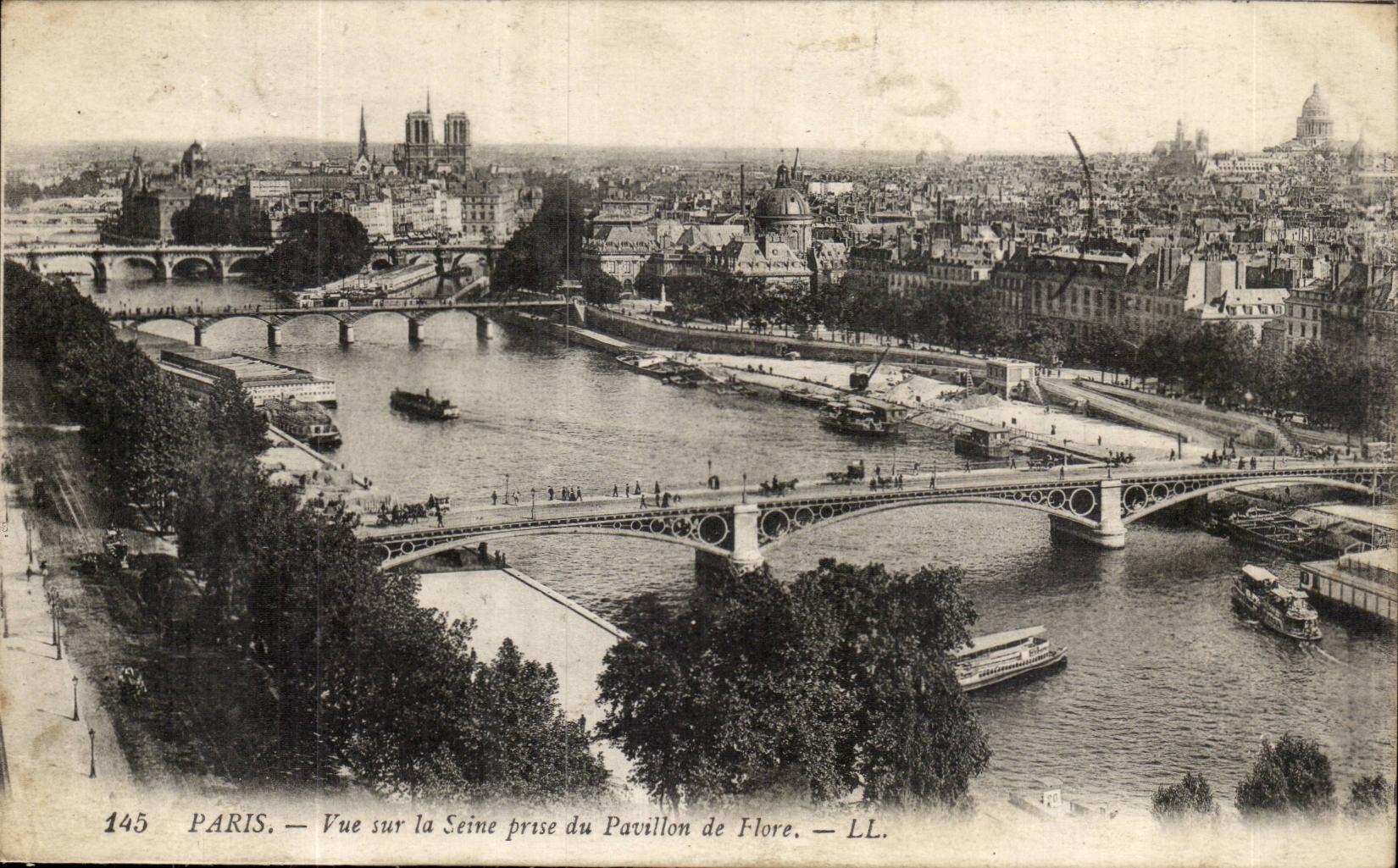 Paris CPA Vue sur la Seine prise du pavillon de Flore