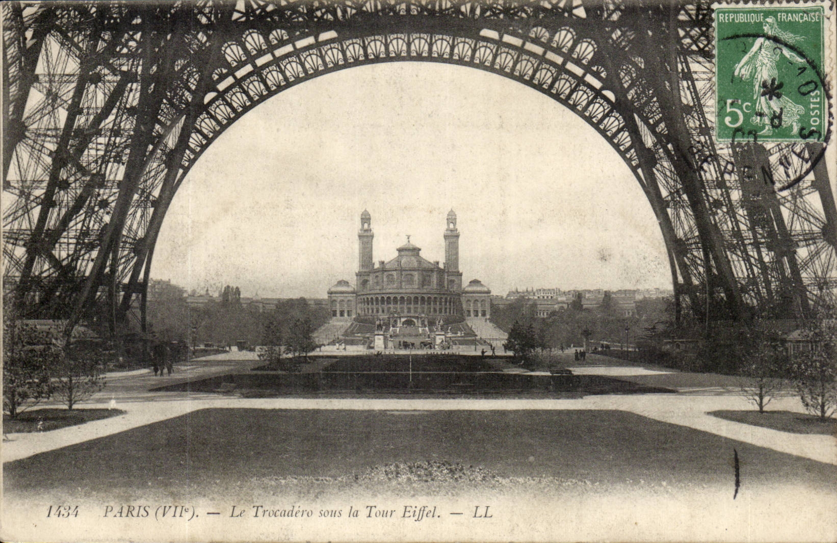 Paris CPA Trocadero and the Eiffel Tower