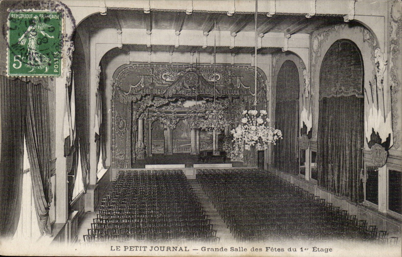 Paris CPA the Small Newspaper the large village hall of 1st stage TOP (newspaper presses media)