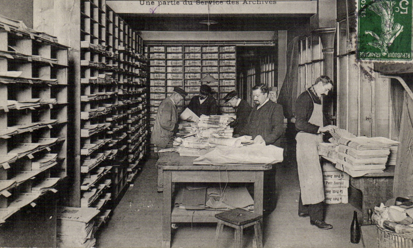 Paris CPA the Small Newspaper part of the service of files TOP (newspaper presses media)