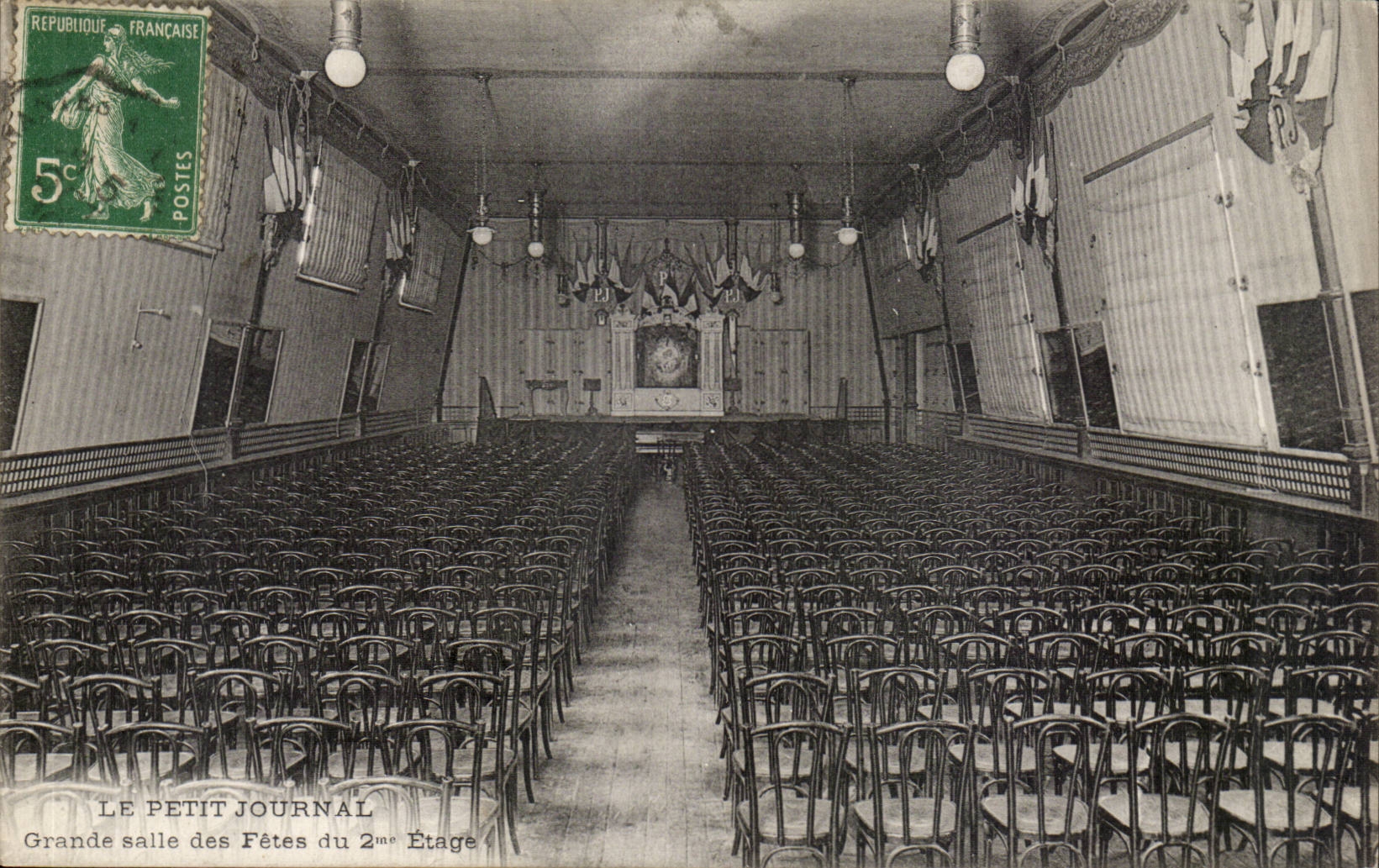 Paris CPA Le petit journal Grande salle des fetes du 2eme etage (presse media)