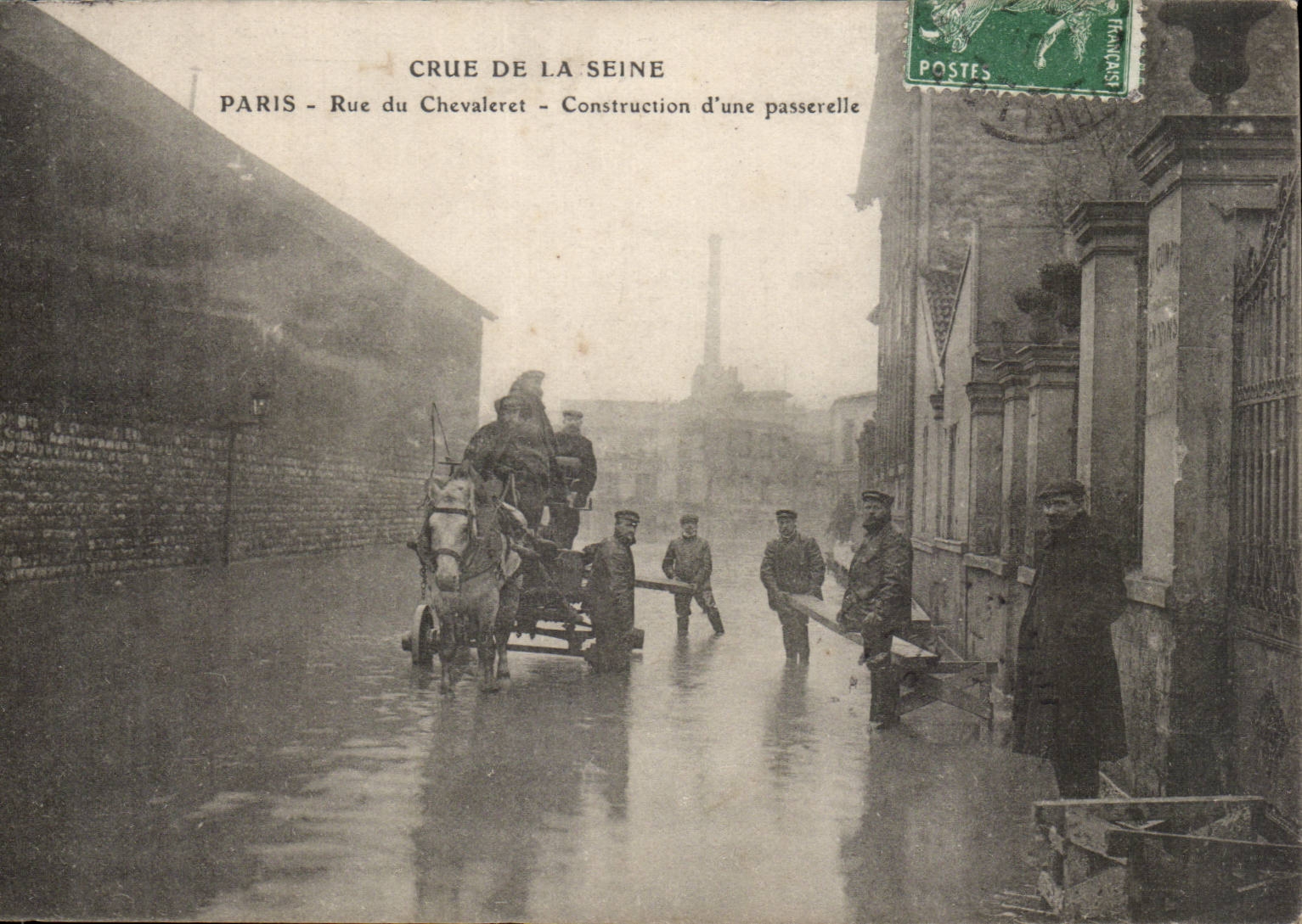 Paris CPA Inondations 1910 Rue du Chevaleret Construction d'une passerelle