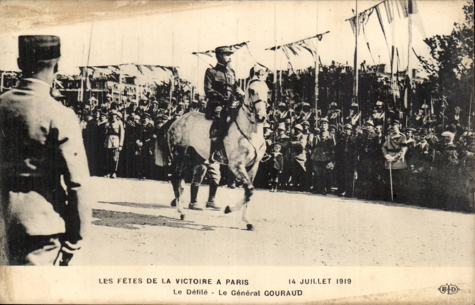 Paris CPA festivals of the victory July 14th 1919 the procession general Gouraud