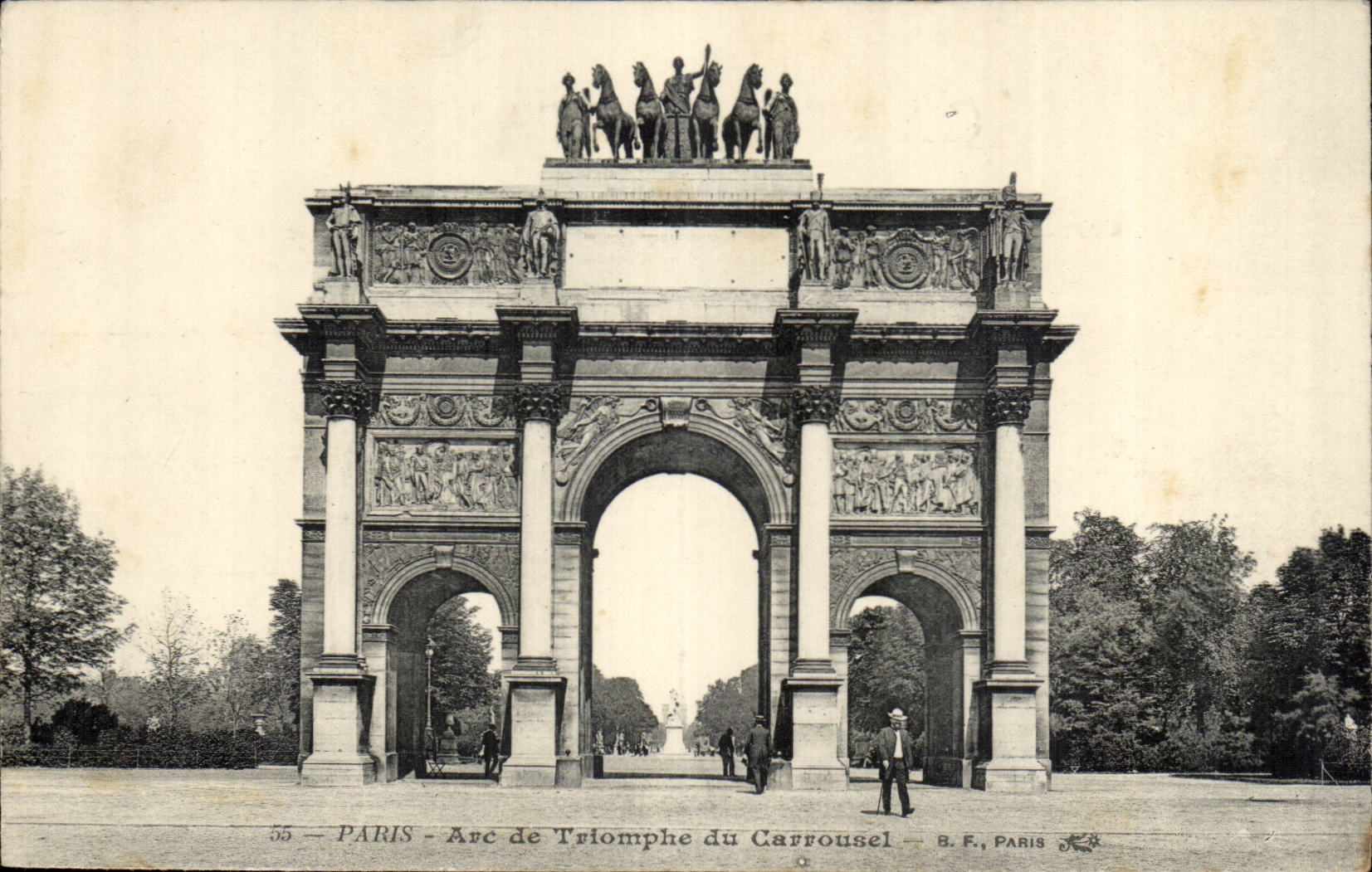 Paris CPA Arc de TRiomphe du carrousel