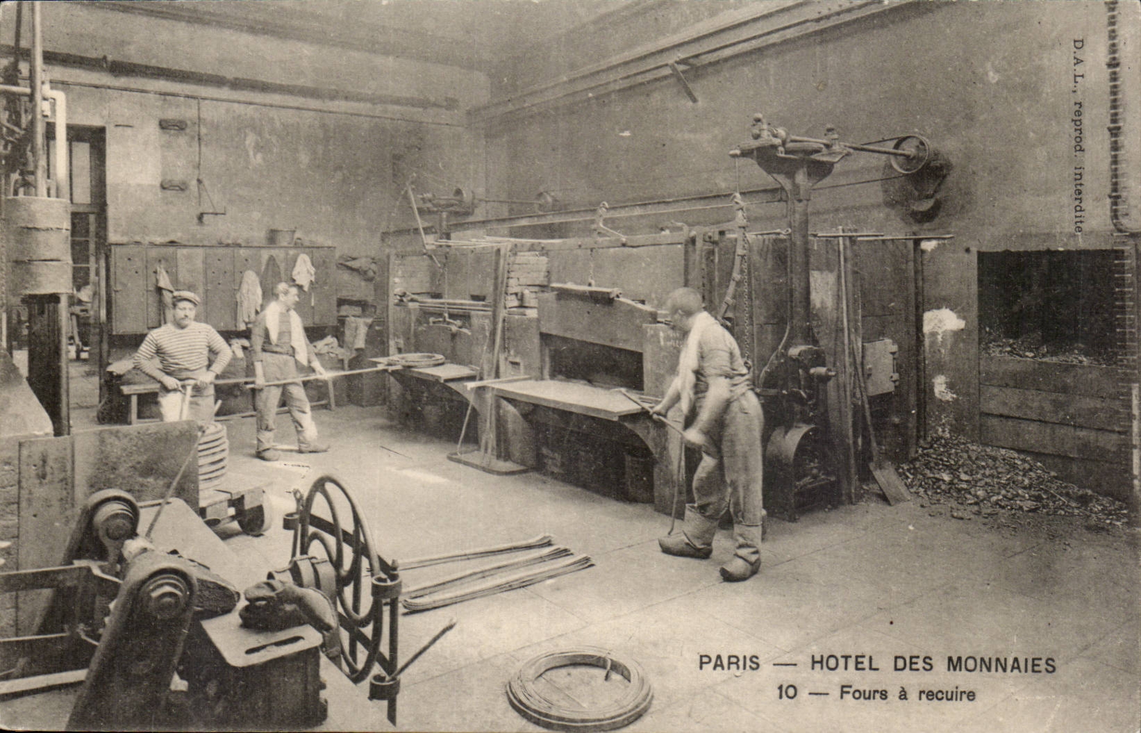 Paris CPA Hotel des Monnaies Fours a recuire