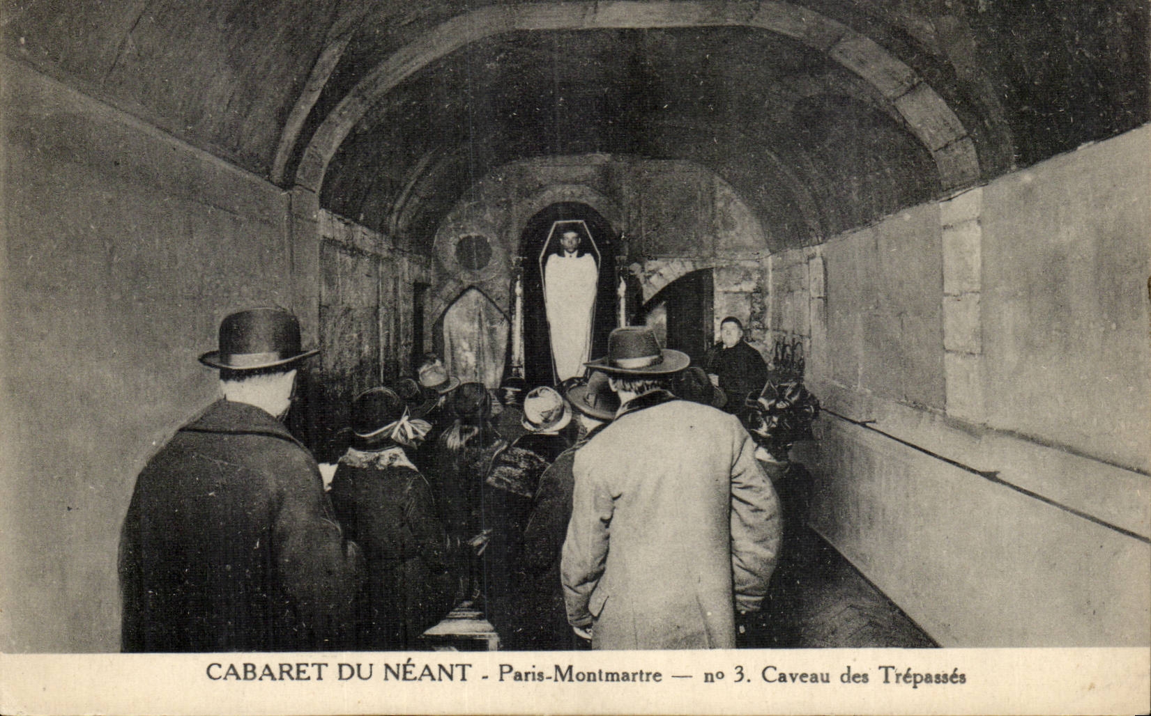 Paris CPA Montmartre Cabaret du neant Caveau des Trepasses