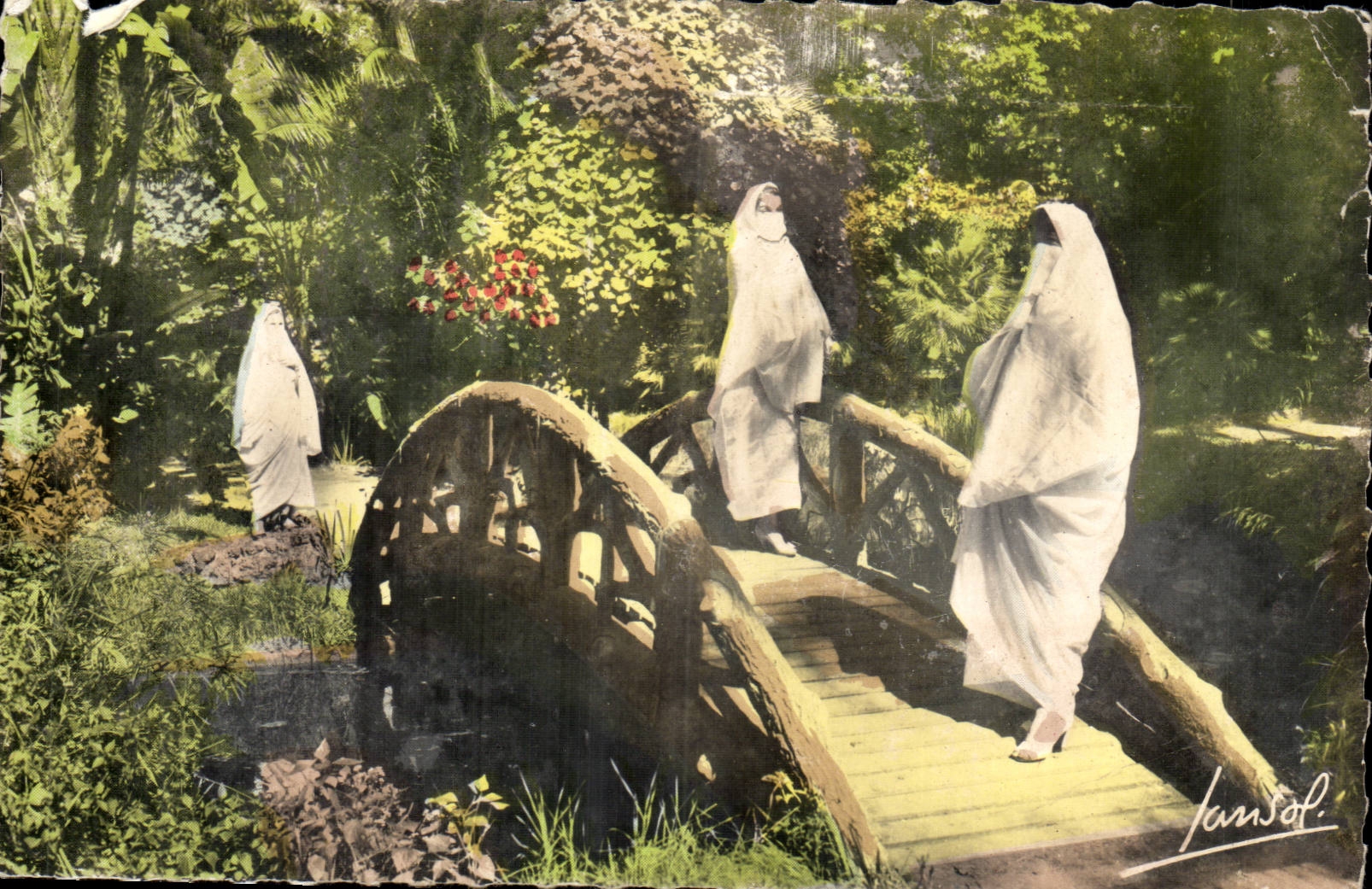 Algeria Moorish CPA Scenes and standards Women