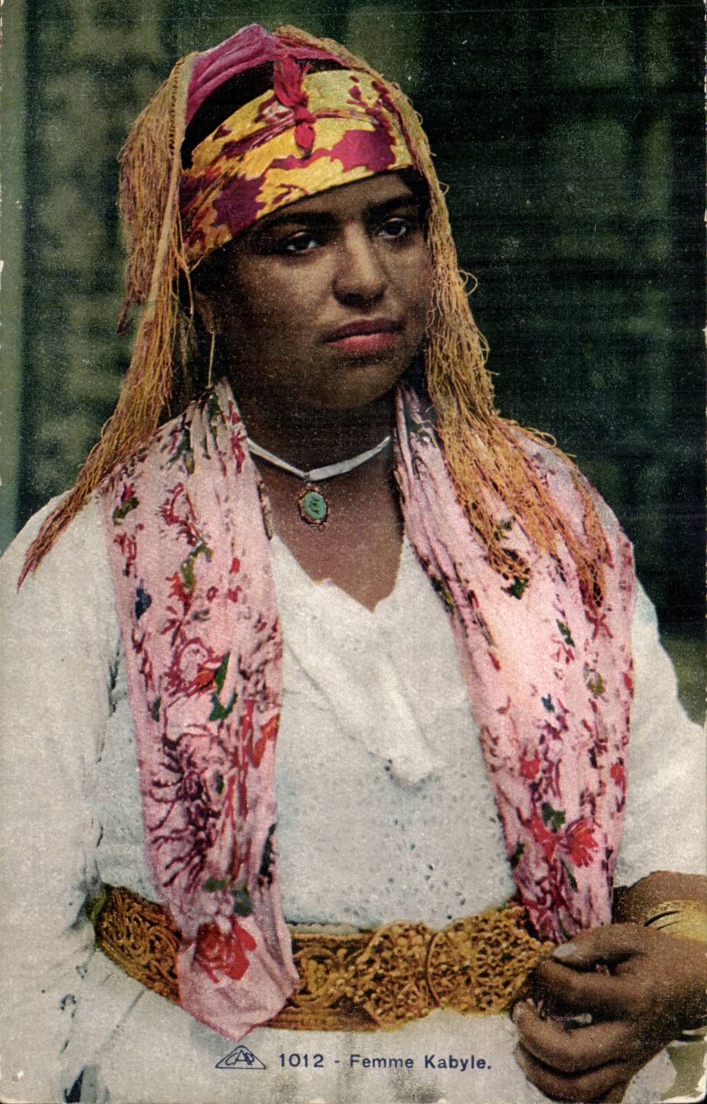 Algeria CPA Scenes and standard Woman kabyle