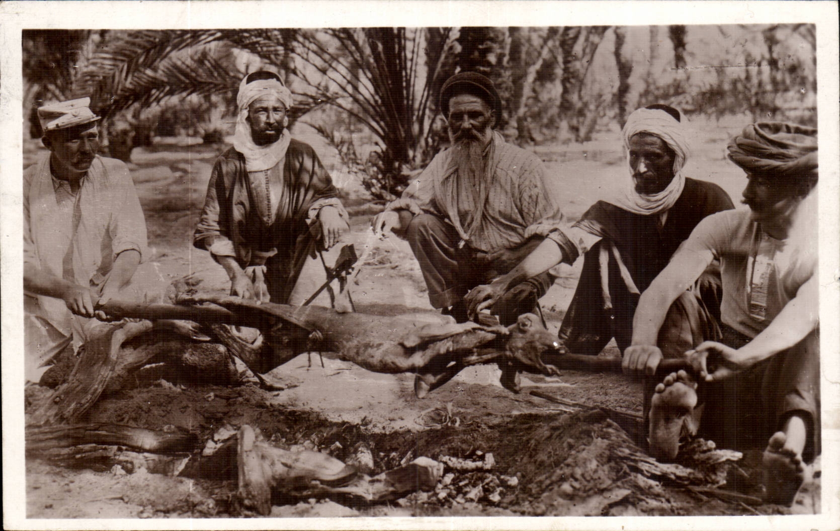 Szenen und Standards Algerien-CPA das merchpui ein Braten im Freien