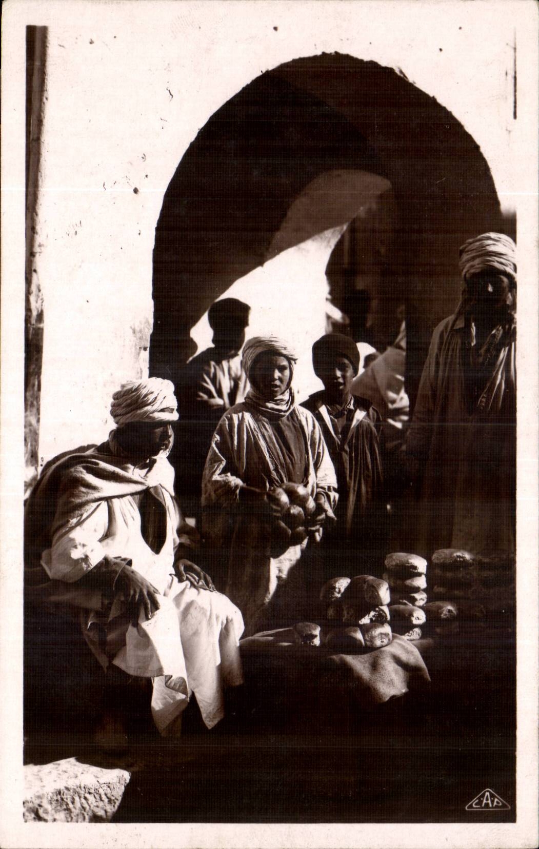 Szenen und Standards Algerien-CPA der Brotkaufmann