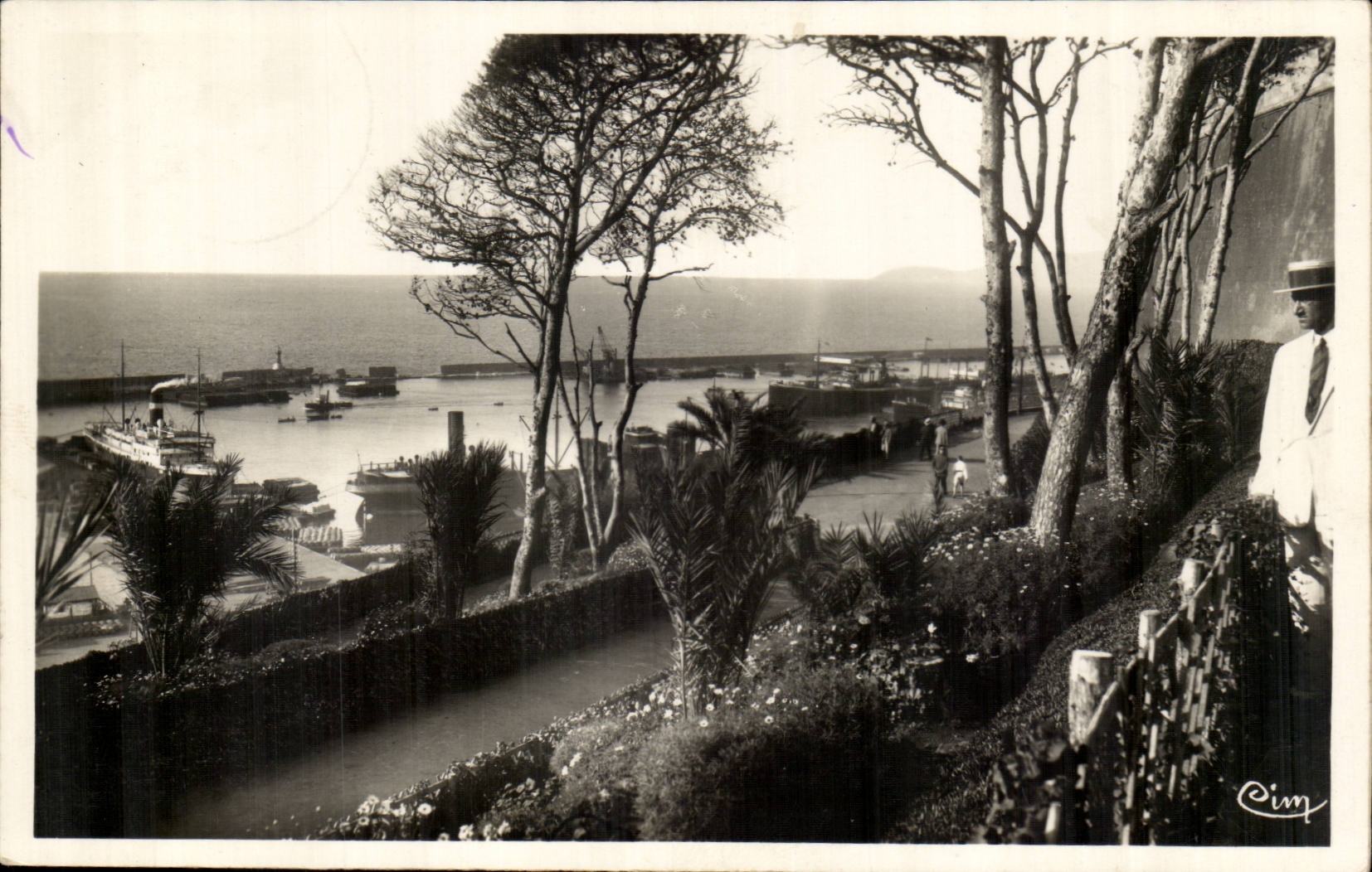 Algeria Oran CPA Seen on the port of the walk of the pond