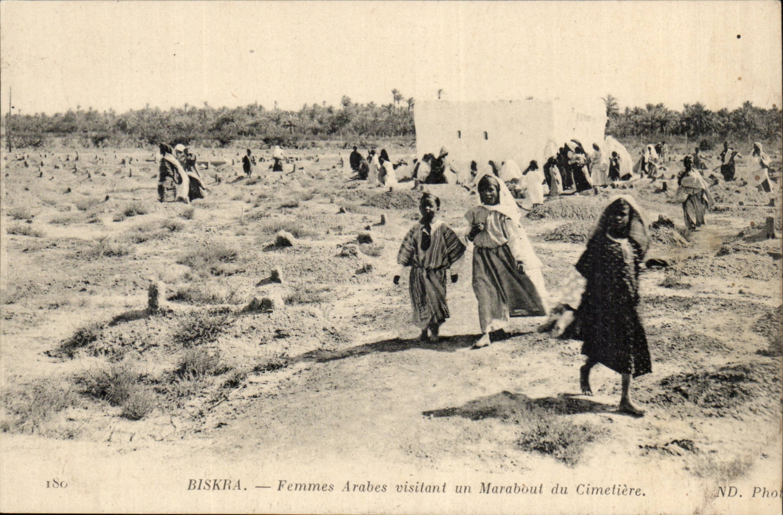 Algeria CPA Biskra Arab Women visiting a marabout of the cemetery