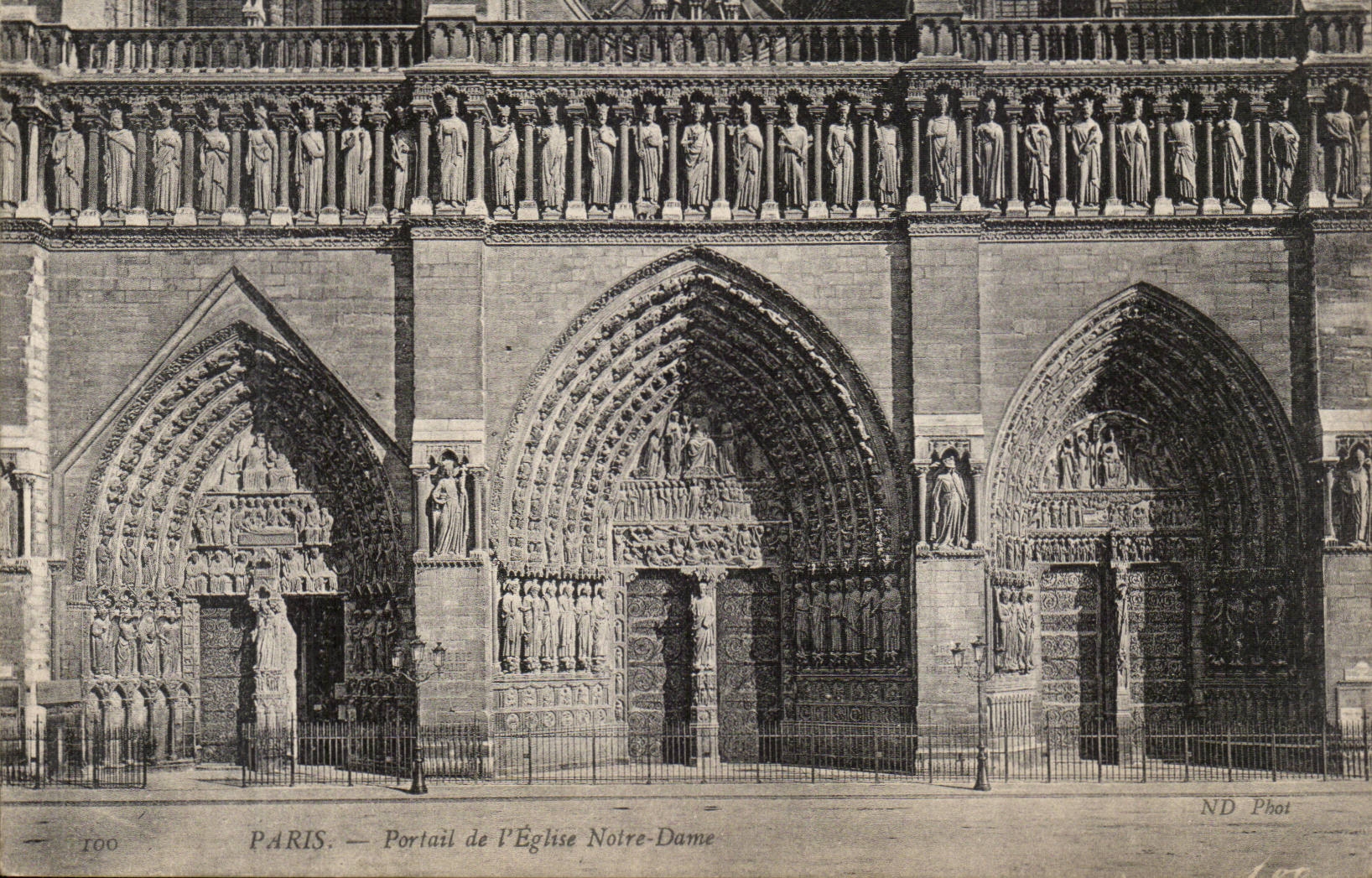 Paris CPA Portail de l'Eglise Notre Dame